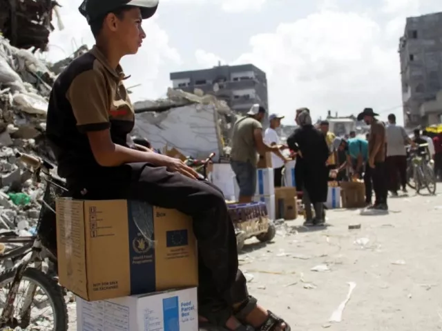 the united nations says it has had to temporarily suspend its aid operation in the gaza strip because of israeli military evacuation orders in the centre of the palestinian territory photo bbc